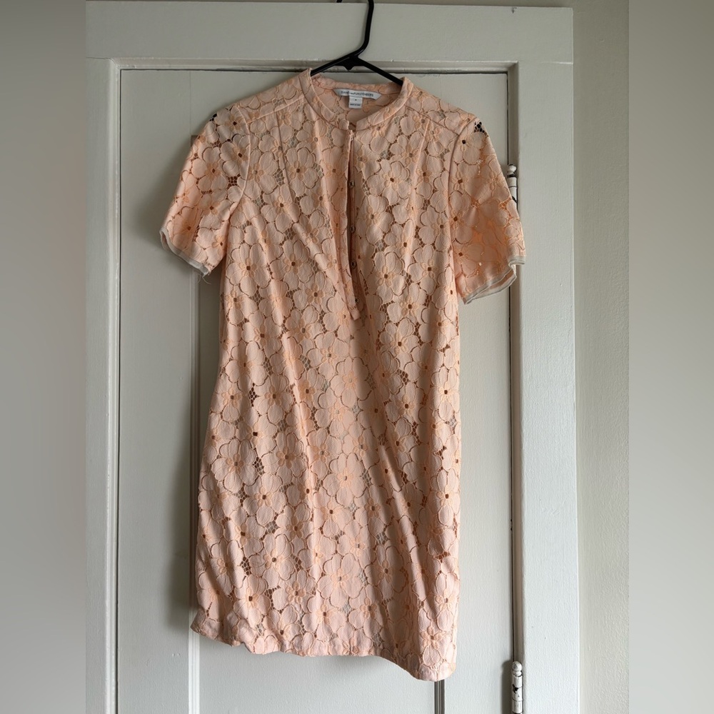 Diane Von Furstenberg Warner Flower Lace Dress Pale Pink Silk Wool Mini Size 6 - Picture 2 of 2